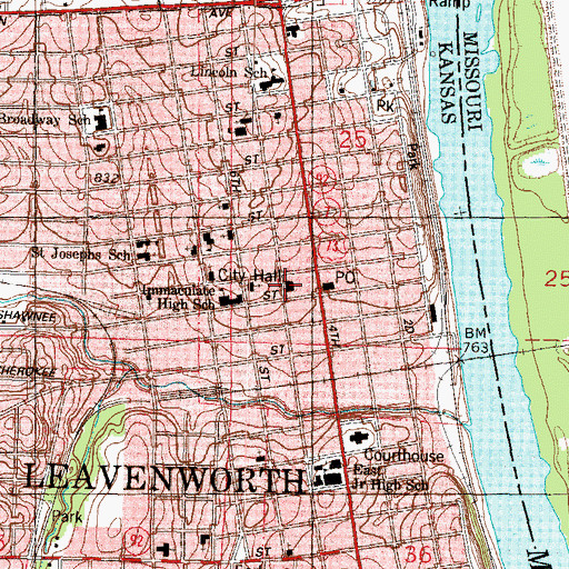 Topographic Map of Leavenworth City Hall, KS