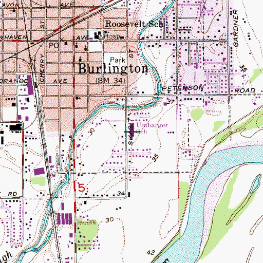 Topographic Map of Lucille Umbarger Elementary School, WA