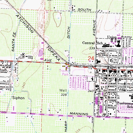 Topographic Map of Parlier City Hall, CA