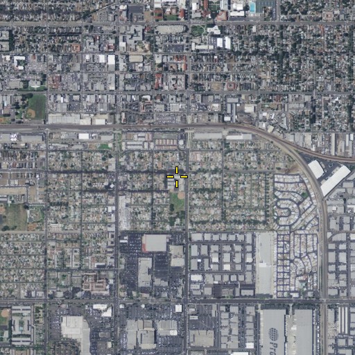 Aerial/Satellite Image of Maple Elementary School, CA