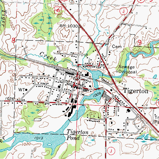 Topographic Map of Tigerton Volunteer Fire Department, WI