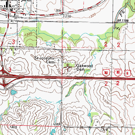 Topographic Map of Oakwood Cemetery, IA